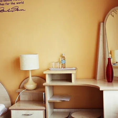Helena Hotel 3*